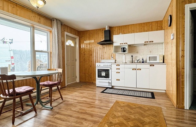 Cozy spacious chalet, On Cabot trail, 8min to Baddeck | Unit 4 @ The Great Cabot