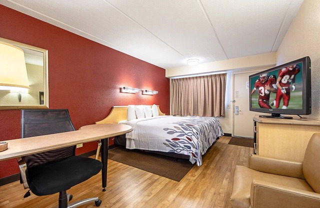 Cozy Stay Near Westfield Belden Village Mall, Conveniently Located for You