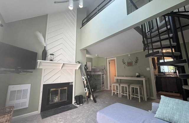 Cozy Studio Condo with Loft, Steps from Skiing, Hiking & More!