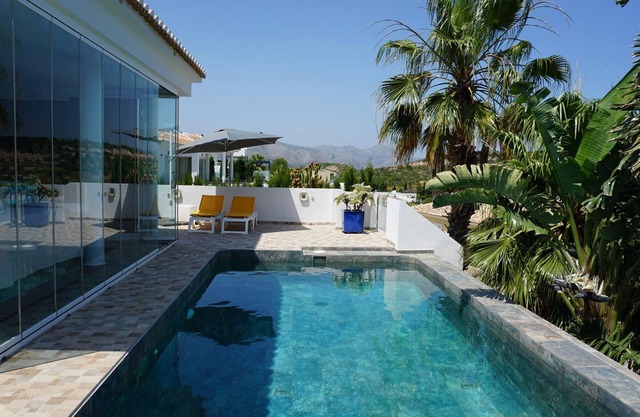 Cozy studio with terrace and private pool in Rafol d'Almunia