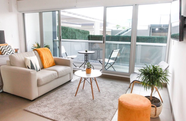 Cozy Studio Perfect to Home Office or Relax