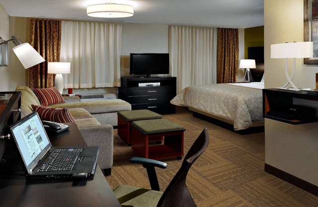 Cozy Studio Suite | Indoor Pool, Hot Tub, Free Wi-Fi, Free Breakfast