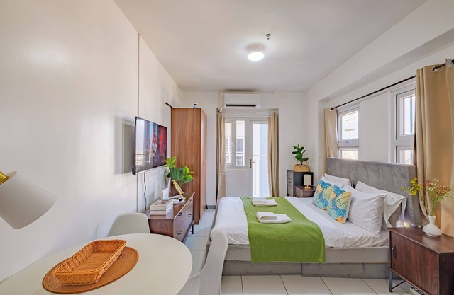 Cozy Studio w/Balcony|Ideal for Business Travelers