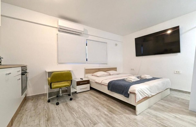 Cozy Studio with AC in Central Sesvete