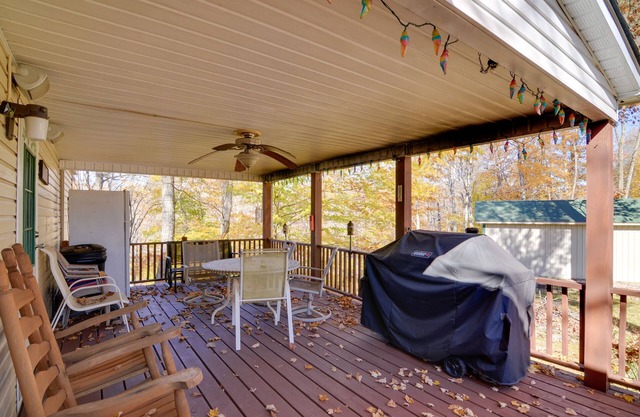 Cozy Tennessee Escape w/Porch, Grill & Fire Pit!