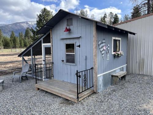 Cozy Tiny House Surronded by Thompson Falls and the Montana Mountains