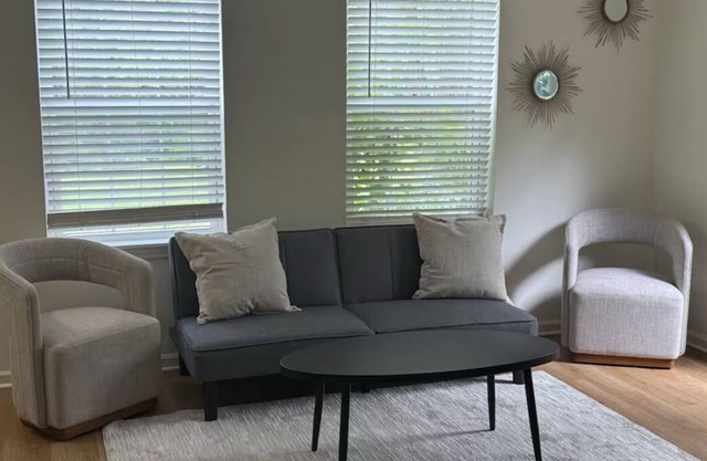 Cozy Townhome by Reservoir, Centrally Located, Pet Friendly, Community Pool