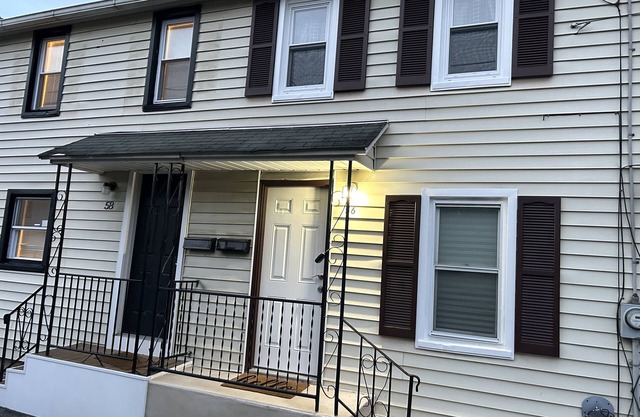 Cozy townhome in lovely Phillipsburg with WiFi, AC