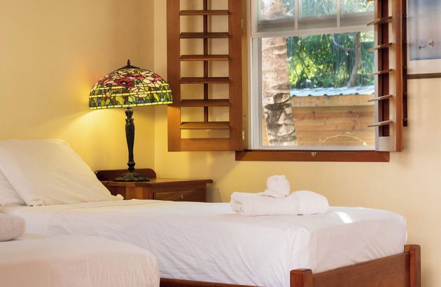 Cozy Two Twin Bed Suite