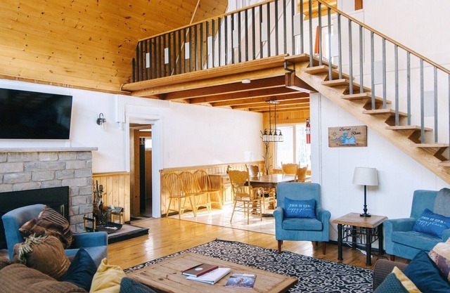 Cozy & Unique 4 Season, Waterfront A Frame Chalet