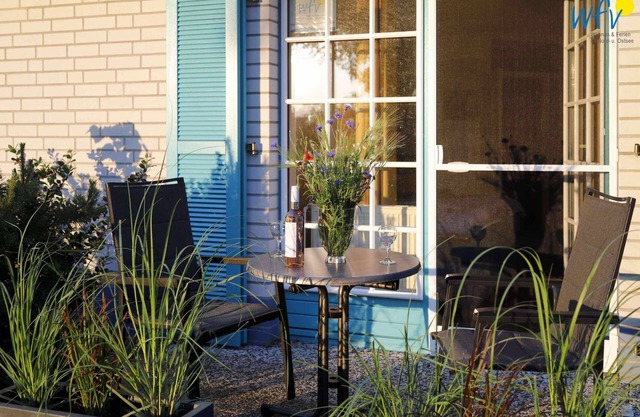 Cozy vacation apartment on Lake Neuensien in Sellin