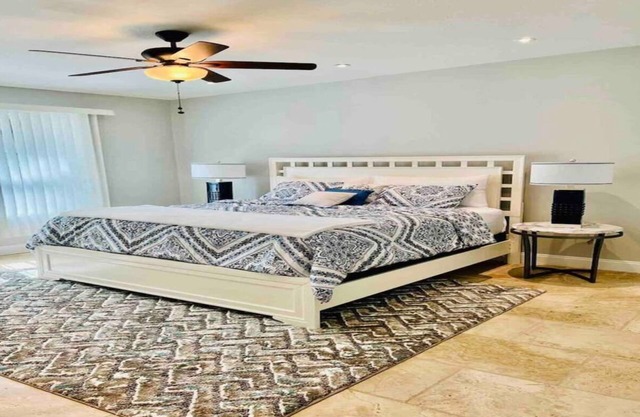 Cozy vacation home 5 mins from downtown!
