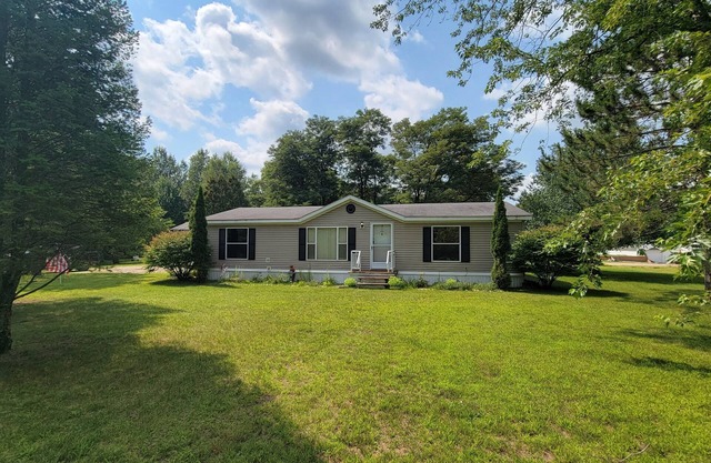 cozy vacation home with fantastic Lake access!