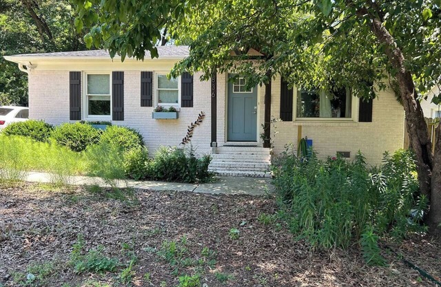 Cozy Villa Heights Cottage