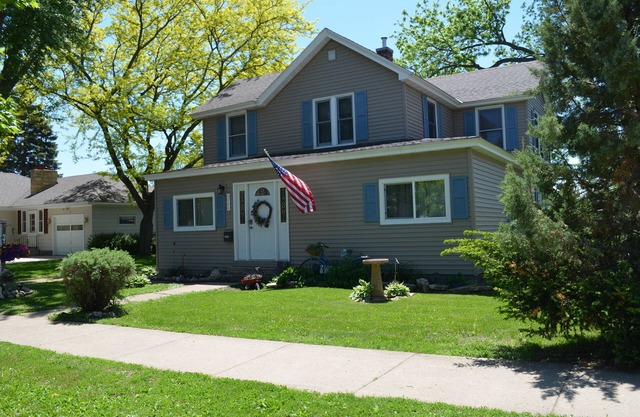 Cozy, Vintage Home, Quiet Neighborhood, Walk or Bike To Lake City's Attractions