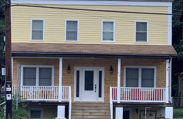 Cozy Wallkill Inn family home.