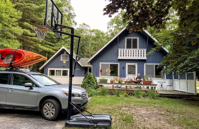 Cozy Year Around Cottage