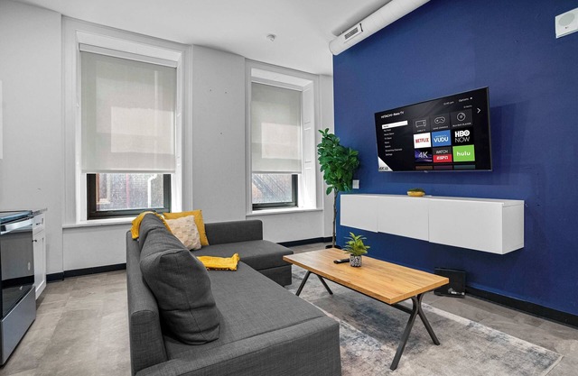 CozySuites Stunning 1BR in Downtown Pitts #7
