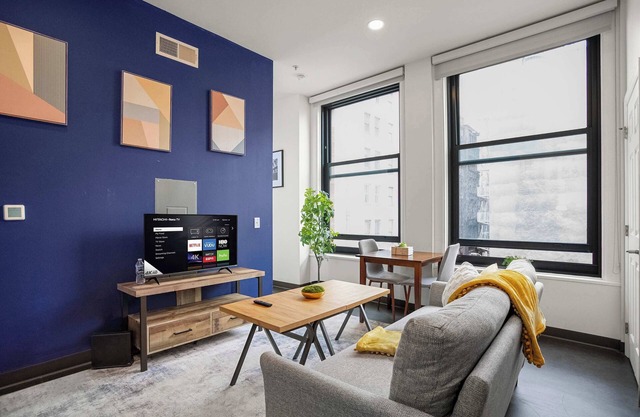 CozySuites Stunning 1BR in Downtown Pitts #10