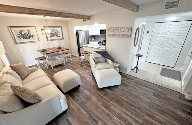 CQS 13 Andalusia - Renovated Condo