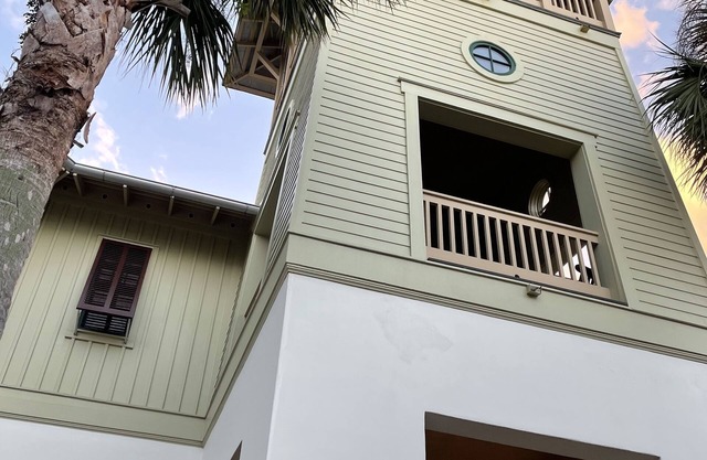 Craftsman Inspired Beach Cottage Steps Away from Crystal Beach