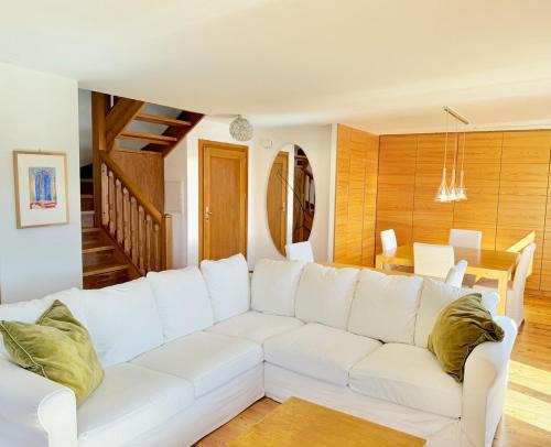 Crans-Montana 3BR - Mountain View, Balcony and Parking