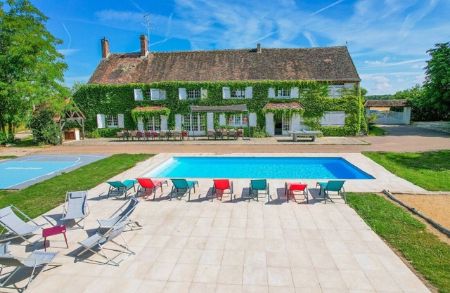Crazy Villa Etisseaux (45) - Heated pool - Volley court - 1h30 Paris - 45p.