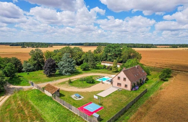 Crazy Villa Chalonie 28 - Heated pool - Soccer - Basket - 2h Paris - 30p