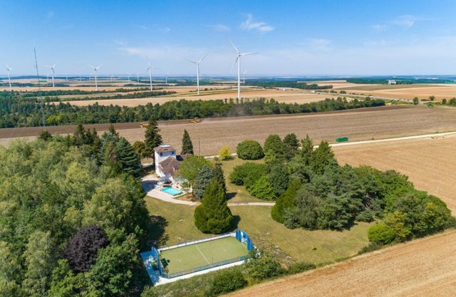 Crazy Villa Radar 89 - Heated pool - Multisports field - 2h Paris - 30p