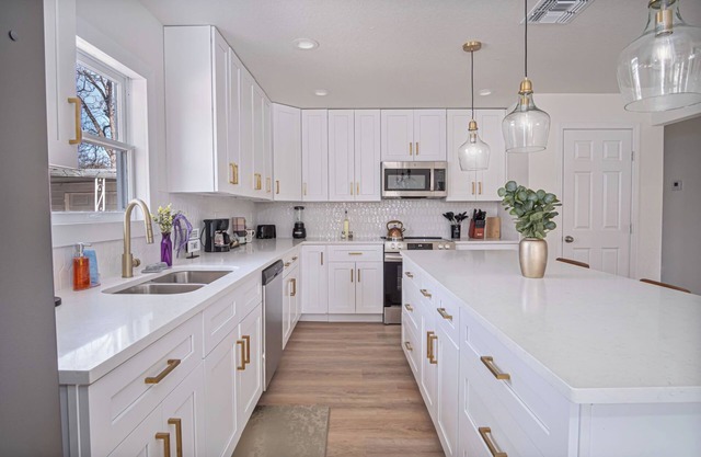 Create Memories 4br/3ba Near Riverwalk & Downtown!