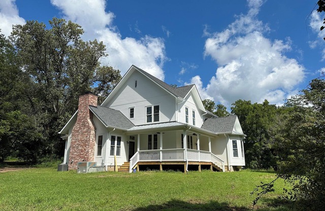Creek-side retreat in the woods, perfect for families seeking quality time