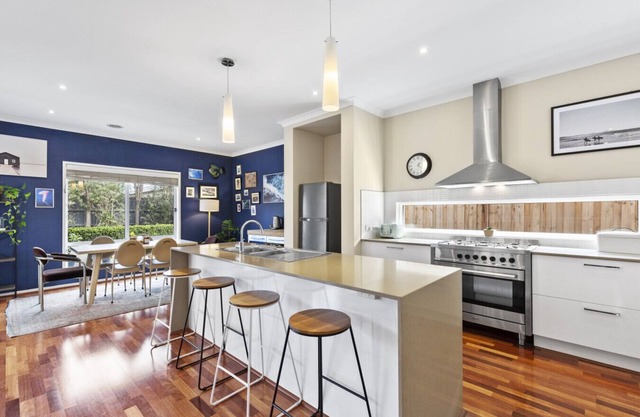 Creekside Curlewis- Family holiday house for 12. Wineries, Beaches, Parks