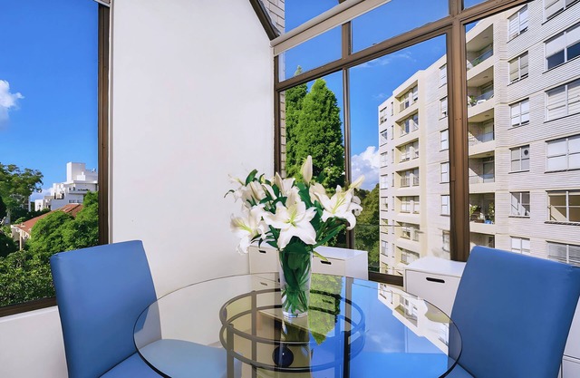 Cremorne - HAMP1 - Hampden Avenue - Bright 1BR with Sunroom, Balcony Garage Near Neutral Bay Shops