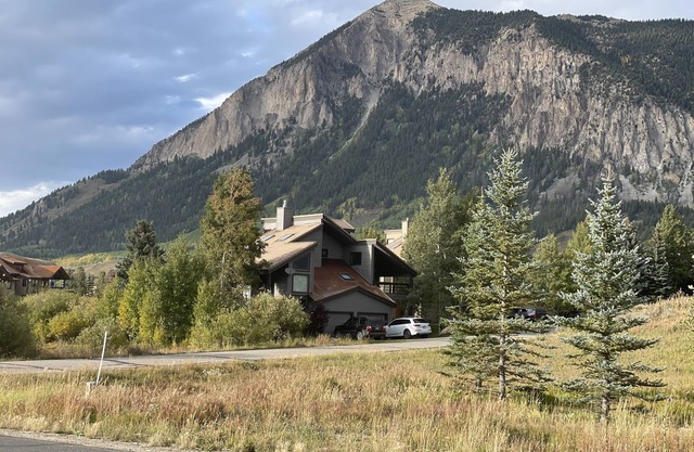 Crested Butte Retreat W/Hot Tub & Views!