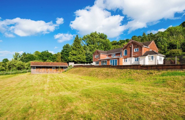 Croft House Sleeps 14 Country Views & HOT TUB