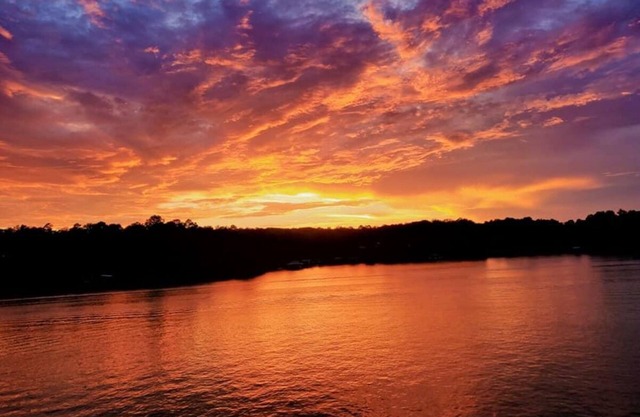 Crooked Creek Retreat Escape Relax Breathe on Lewis Smith Lake in Crane Hill AL