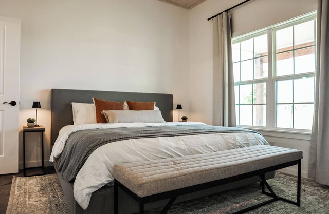 Cross Mountain Cottages 7 | Ensuite Baths & Porch