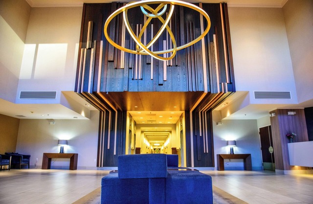 Crowne Plaza Dulles Airport by IHG