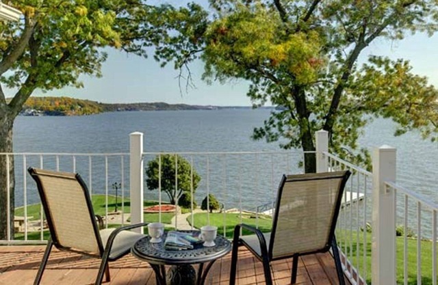 Crownview - Private Point Lake Home with Beautiful Panoramic Water Views 7MM