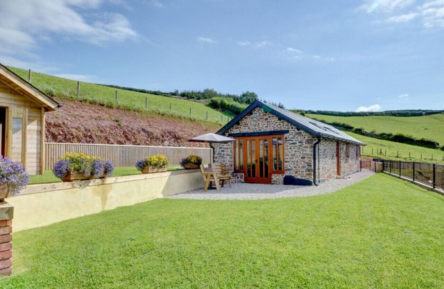 Crows Nest - One Bedroom House, Sleeps 2