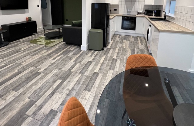 Crowsnest Apartment 3