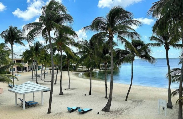 Crystal Kai 2 BR Kaibo Yacht Club - Pool & Beach