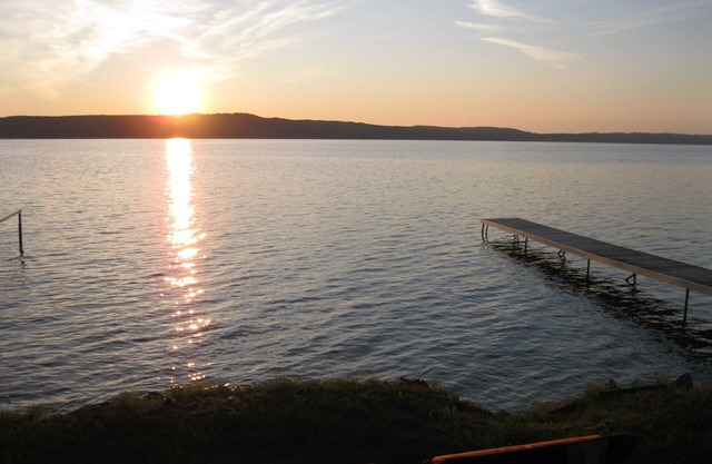 Crystal Lake Retreat - sits directly on the lake!