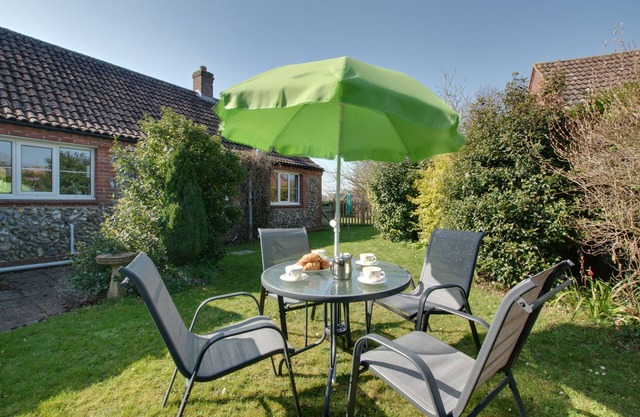 Curlew Cottage - Two Bedroom House, Sleeps 4