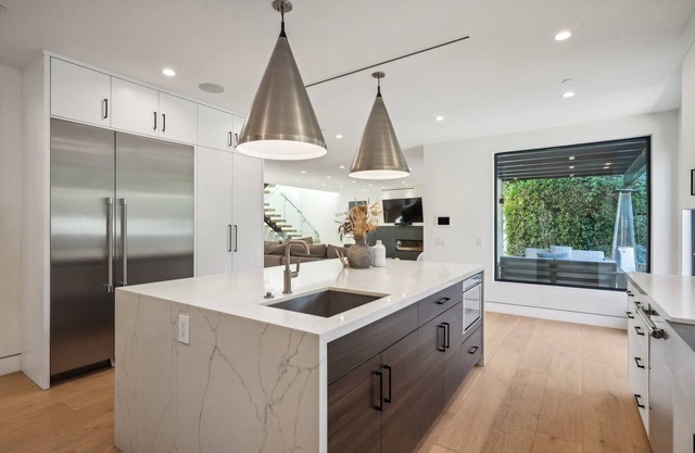 Curson Modern