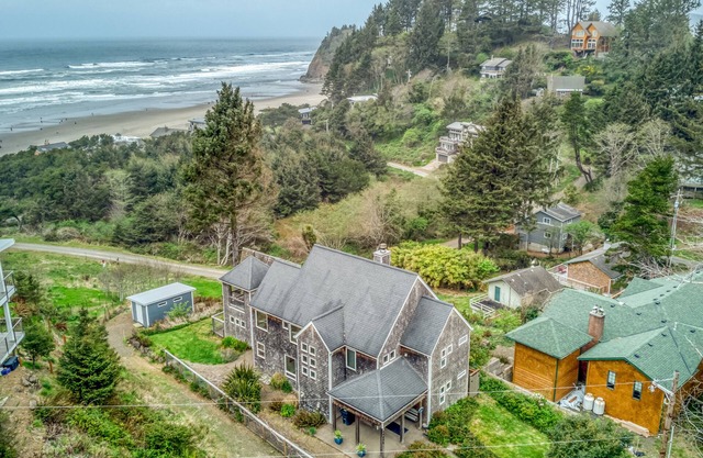 Custom Built Ocean View Home in Gated South Beach Community in Neskowin