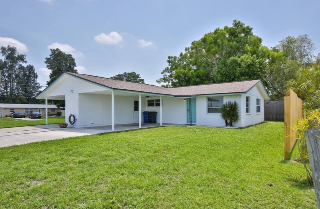 Cute 2 bedroom home close to it all.