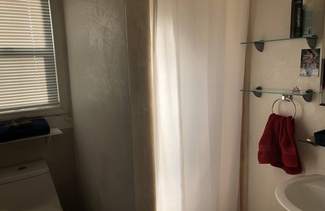 Cute and remodeled 2 bedroom house