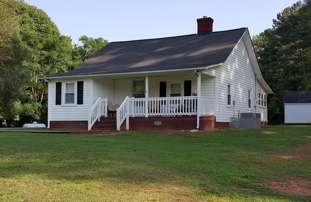Cute Home Next To Jordan Lake Access