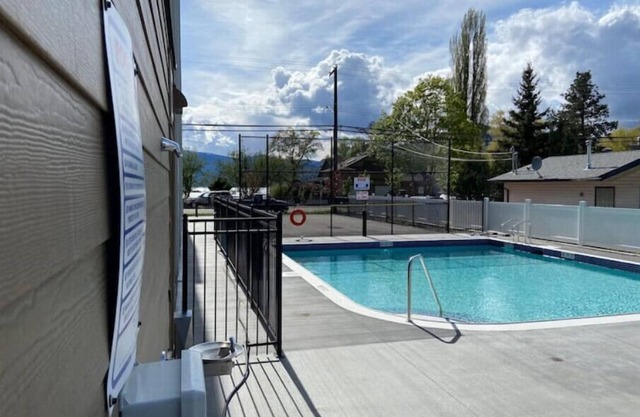Cute n Cozy Luxury Suite and Okanagan Lake front access